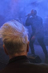 20250714_0355_Concert Stage Embrace_remix_01k03ysvp9f71std8wh6tzmr8m