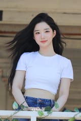 250721-YOOYEON-at-Beach-Bright-documents-1