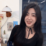 sohyun thumbsup