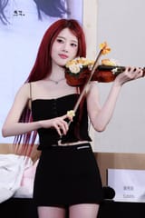 GxQLebxbEAAngwD sieun bday