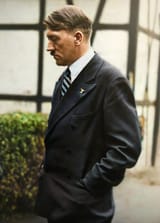 Adolf_Hitler_in_1930