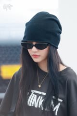 250801-Ningning-at-ICN-Airport-documents-1(2)