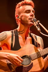 1200px-20170708-Rudolstadt-Festival-Asaf-Avidan-7050[1]