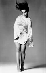 bjork-2000-richard-avedon-02