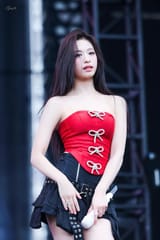 GYx8yHDbEAA-xbG