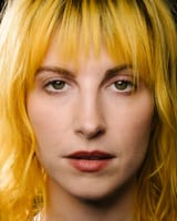 5af8190912dcab5da5b7c6b522fa33a5fb-Hayley-Williams-1.2x.rvertical