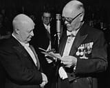 Midget_receives_the_Sibelius_award_from_Antti_Wihuri_in_Helsinki,_1955