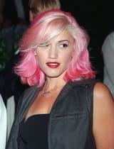 gwen-stefani-return-of-saturn-1999-2000-pink-hair-moment-v0-2ac6w9qqdz5d1