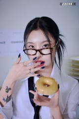 MAMAMOO Wheein - 2025 Whee In FAN-CON Tour_ OWHEECE (Concept Photo 1)_1mkq8dn_1