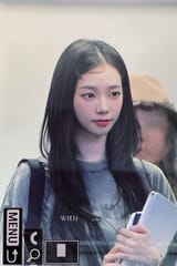 GyELN7ObMAAmf_m