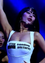 [4K] 250609 키스오브라이프 KISS OF LIFE 쇼케이스 &#039;Lips Hips Kiss&#039; 나띠 직캠 ｜ NATTY FANCAM 01.10 screenshot