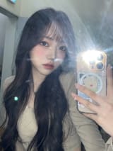 GyIxXyhaEAI_DM4