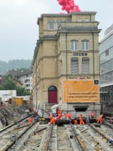 Oerlikon_-_&#039;Gleis_9&#039;_während_der_Gebäudeverschiebung_2012-05-23_15-38-40_(P7000)