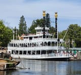 Mark_Twain_Riverboat,_Disneyland