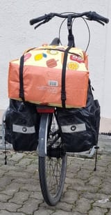 banierskaksoispisteD