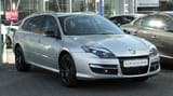 1280px-Renault_Laguna_Grandtour_GT_dCi_180_FAP_(III,_Facelift)_–_Frontansicht_(1),_9._April_2011,_Düsseldorf