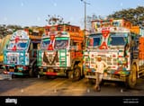 elaborately-decorated-truck-in-india-rajasthan-india-2N57HD1