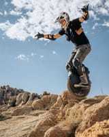 inmotion_v11_electric_unicycle_1-1521907463