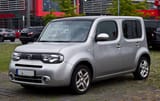 1200px-Nissan_Cube_(Z12)_–_Frontansicht,_25._August_2013,_Düsseldorf