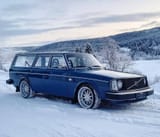 Volvo-on-snow