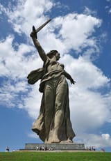 Motherland-Calls-statue-sacrifices-Russia-Volgograd-Battle