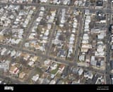 die-usa-new-jersey-siedlung-wohn-hauser-luftaufnahmen-north-america-stadt-entwicklung-strassen-immobilien-hauser-einfamilienhauser-blocke-wohnungen-kleine-gehause-vorort-immobilien-immobilien-krise-wirtschaft-wohnen-h42rgm