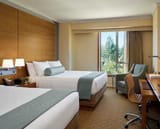 queen-room-ucla-hotel