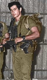 43805777-9649837-Sgt_Benjamin_Netanyahu_would_go_on_to_become_one_of_the_most_Rig-a-57_1622754023165