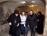 Asma-og-Bashar-al-Assad-Orthodox-Church-2017