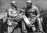 bold-statements-of-socialist-realism-sculptures