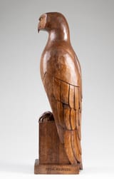 Wilhelm Siegmund Anton Louis Krieger (Norderney, Province of Hanover, German Reich 1877-1945 Herrsching am Ammersee, Upper Bavaria, Occupied Germany) Perched Eagle, Allach SS porcelain design Model K10 - Glazed wood 1938 (view 8)