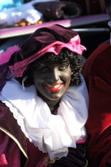 800px-Intocht_van_Sinterklaas_in_Schiedam_2009_(4103582848)_(2)
