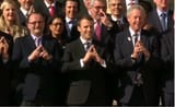 emanuel-makron-simbol-na-ajfelova-kula-foto-isechok-od-videoto-vo-recenziraniot-facebook-post[1]
