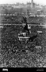 empfang-von-adolf-hitler-am-15-marz-1938-auf-dem-heldenplatz-heldenplatz-square-wien-austria-europe-historisches-foto-be5nb5-3447576445