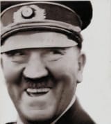 Hitler freut sich_1749845746367829