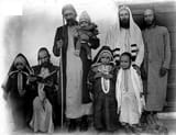 Yemeni Jewish family from Sanaʽa, ca. 1940 Abraham_Yitzhak_Halevi_and_family