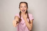 girlpointing