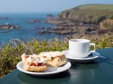 cornish-cream-tea-by-the-sea
