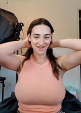 abigail-shapiro-v0-g9t8bxs7ewse1