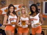 hooter-s-girls-waitresses