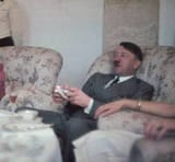hitler-playing-video-games