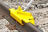 4014-09-S-SaberToothreg-Portable-2-way-Freight-Car-Derail-Close-Up