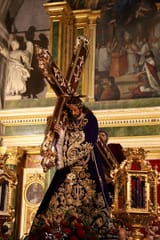 jesus-carrying-cross