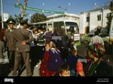 may-2000-ashgabat-turkmenistan-people-at-a-bus-stop-on-a-street-in-BMAE3B