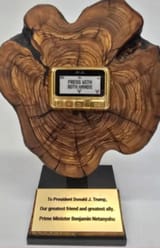 netanyahu-gives-trump-golden-pager-969858723