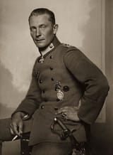 imagen-de-hermann-goring-tomada-en-1918-cuando-era-piloto-de-combate_1d8d37fd_439x599