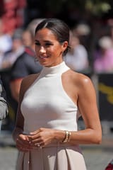meghan-markle-red-100-3536014560