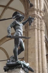 03_2015_Perseo_con_la_testa_di_Medusa-Benvenuto_Cellini-Piazza_della_Signoria-Loggia_dei_Lanzi-volta_a_crociera-ordine_corinzio_Firenze_Photo_Paolo_Villa_FOTO9260-scaled-e1602536228447