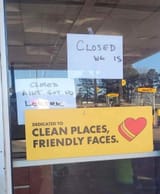 Sign closed we is no lektric