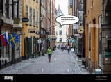 street-scene-in-gamla-stan-stockholm-sweden-scandinavia-europe-EH83H3